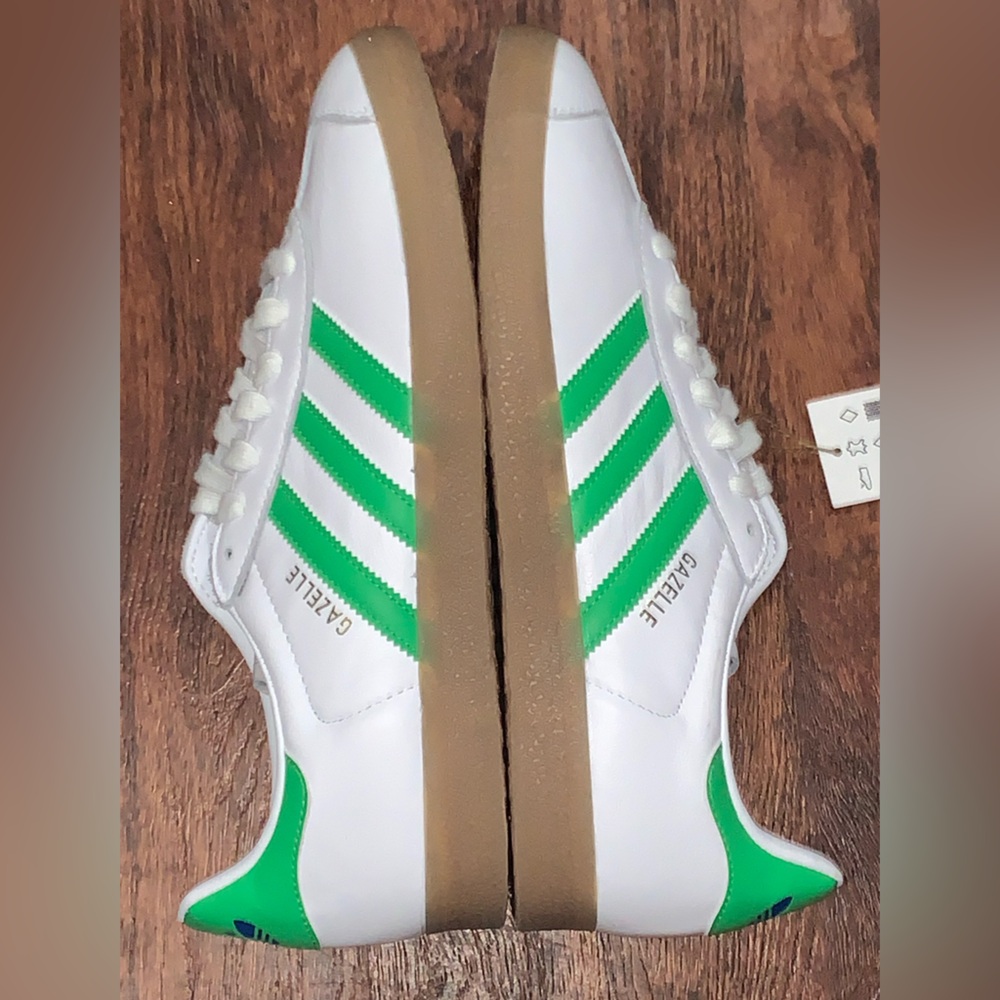 Adidas men size 10.5 - Picture 14 of 16